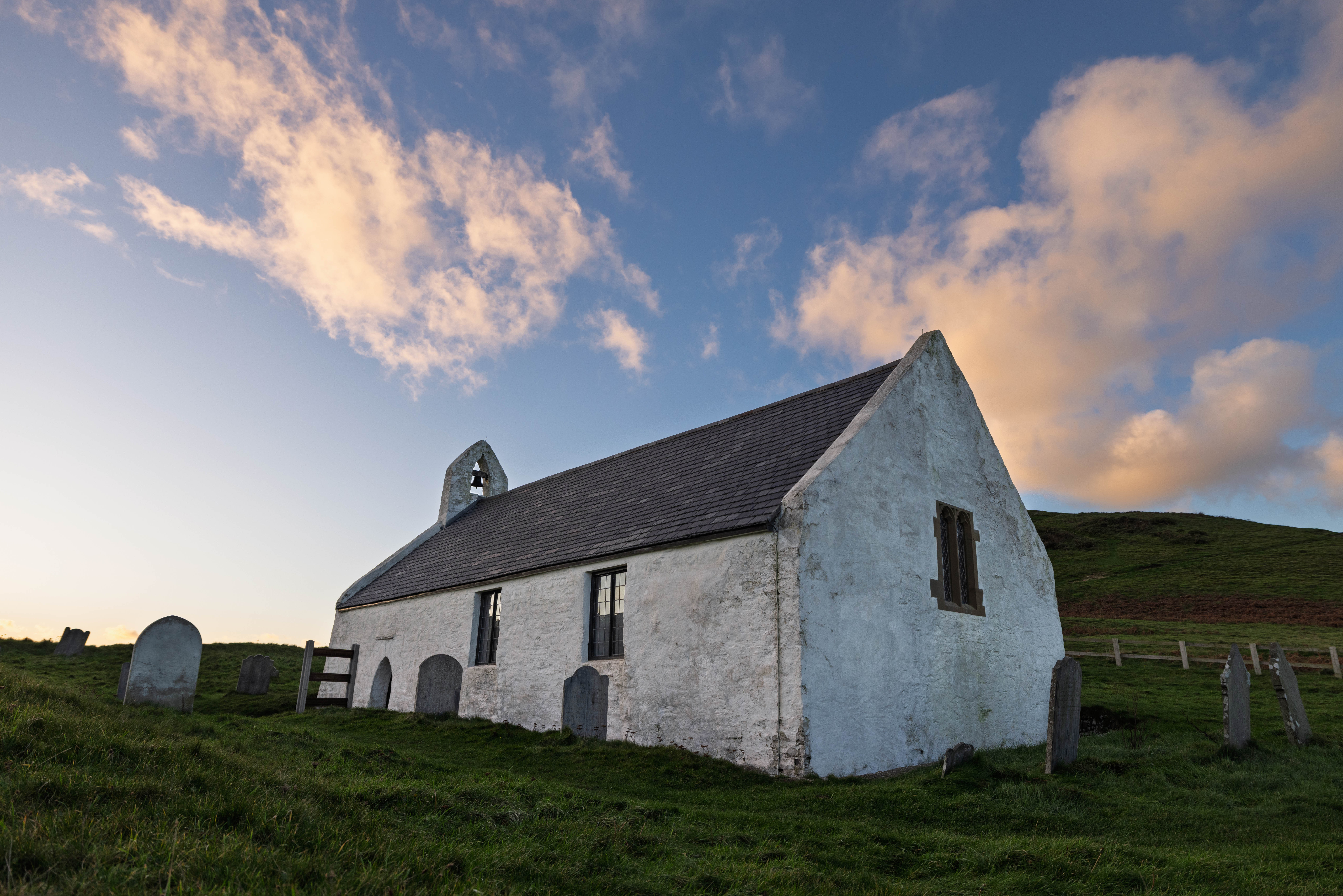 Church of the Holy Cross, Mwnt